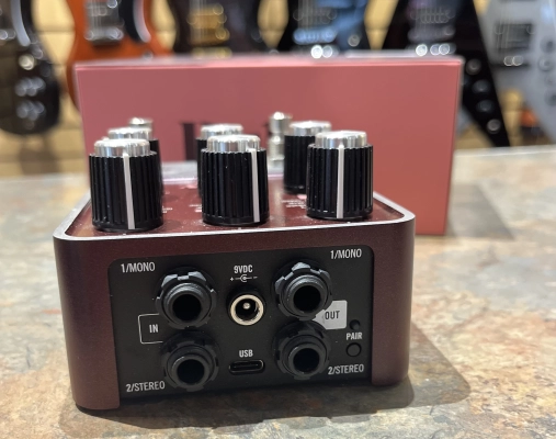 Universal Audio - UAFX Ruby '63 Top Boost Amplifier Pedal 2